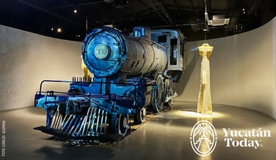 2412 Museo del Ferrocarril Merida Exhibicion Ferrocarril by Carlos Guzman