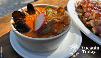 Capitan-House-restaurante-El-Cuyo-sopa-almejas-by-Sara-Alba