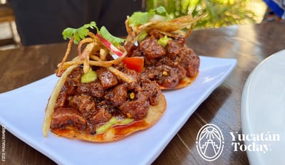 Capitan-House-restaurante-El-Cuyo-tostadas-atun-by-Magali-Ramirez