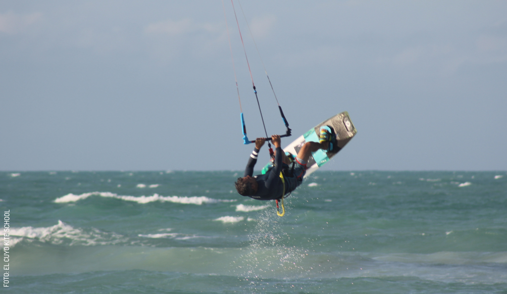 Kitesurf-by-El-Cuyo-Kite-School-IMG_0223-Dec-07-2023-05-37-35-8978-AM