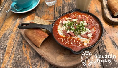Naia-restaurante-cafe-El-Cuyo-cazuela-huevos-by-Renee-Morales