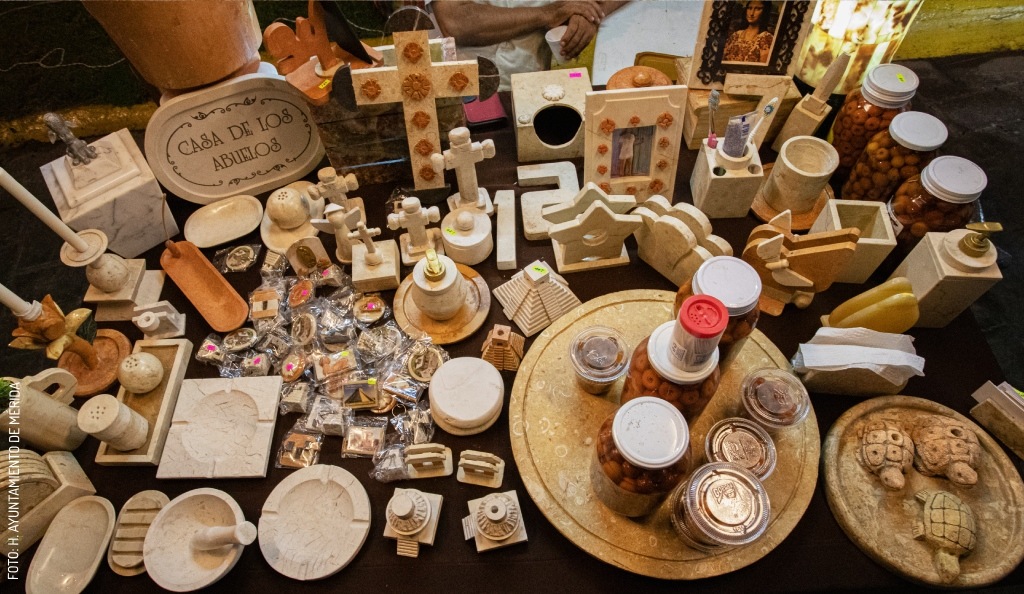 2407 Feria Tunich Dzitya Artesanias de Madera by H. AYUNTAMIENTO DE MERIDA slogo (1) (2)