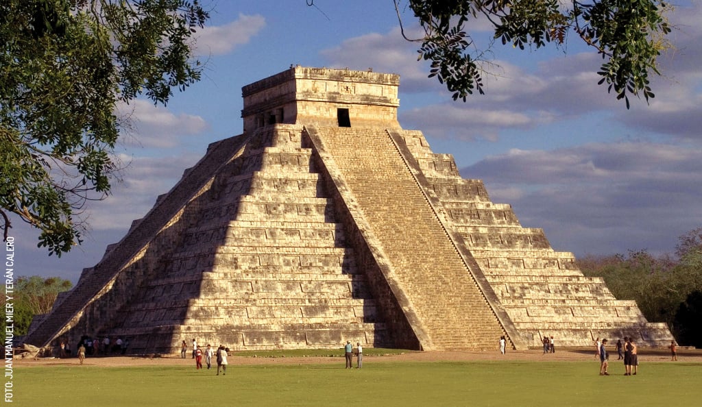 Chichen-Itza-equinoccio-equinox-kukulkan-by-Juan-Manuel-Mier-y-Teran-sin-logo