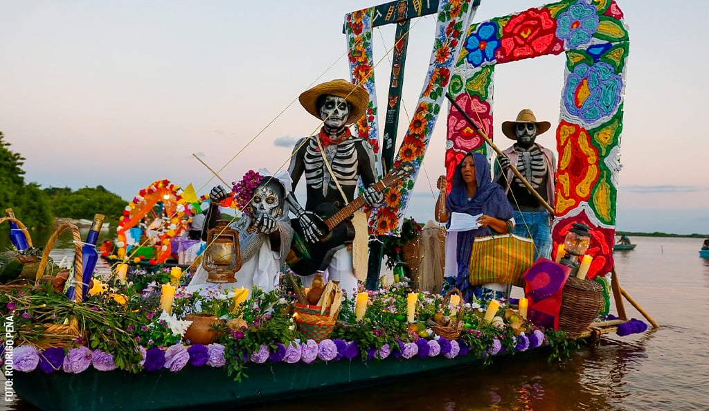 <span id="hs_cos_wrapper_name" class="hs_cos_wrapper hs_cos_wrapper_meta_field hs_cos_wrapper_type_text" style="" data-hs-cos-general-type="meta_field" data-hs-cos-type="text" >Festival de las Ánimas Sisal 2026: Guía del Día de Muertos</span>