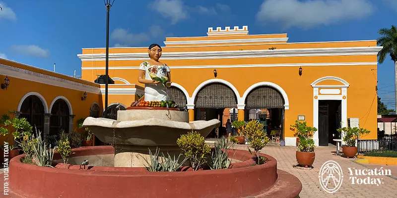 El mercado municipal Juan José Méndez en Espita, Yucatán tiene una fuente con una mestiza en su centro y es un punto de venta y reunion para la gente de Espita.