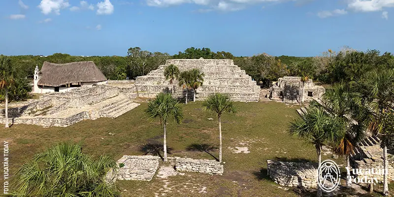 Xcambó sitio arqueológico en la costa de Yucatán
