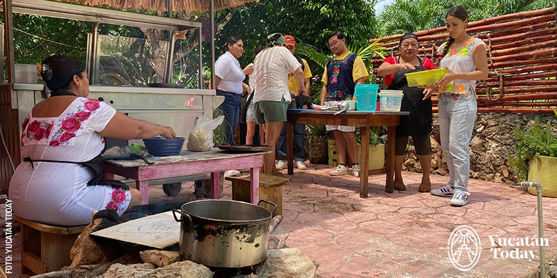 Taller de preparación de comida yucateca en el restaurante Tuch Kaaj, en Maní. 